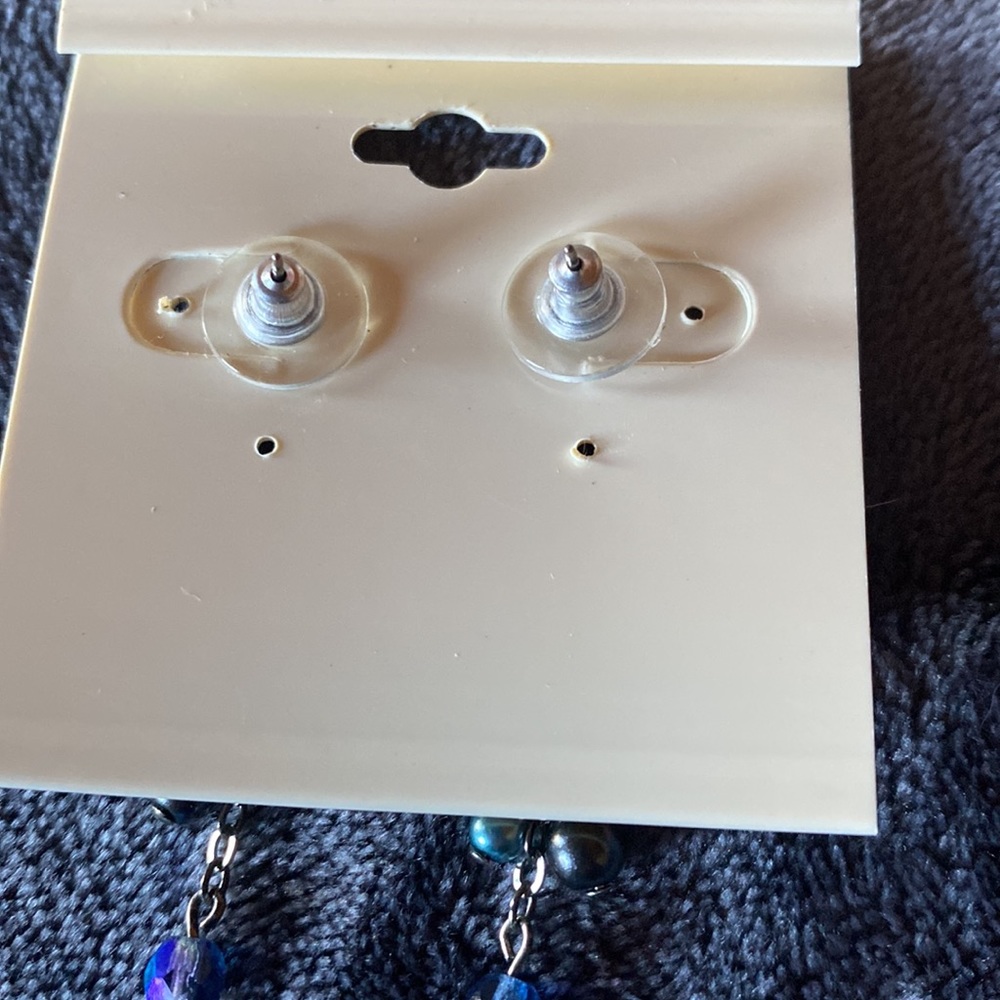 NWOT - Euro Collection dangling blue and green stone earrings - Picture 2 of 3